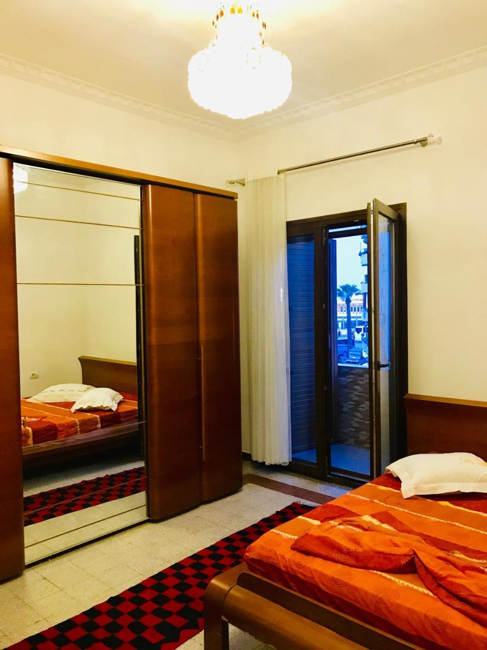 Port Side Rooms Durrës Exteriör bild