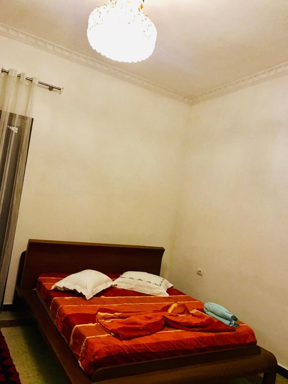 Port Side Rooms Durrës Exteriör bild